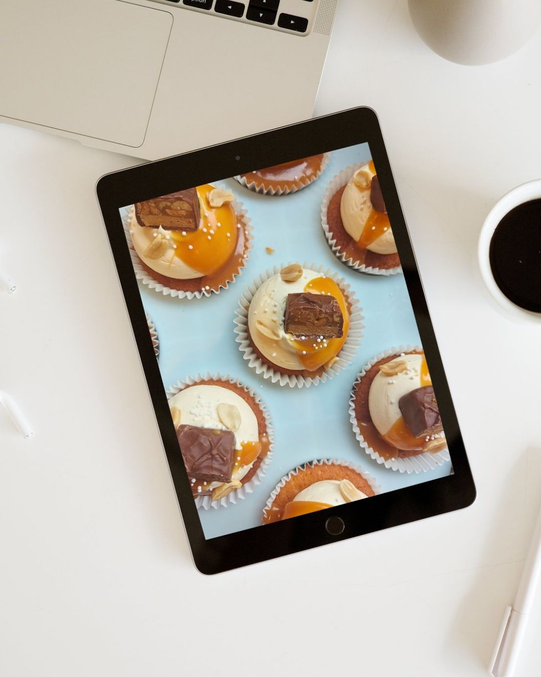 Cakes & Bakes: Secrets & Sweets from The Little Caker’s Kitchen- Full cookbook